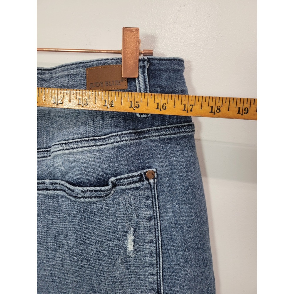 Judy Blue Boyfriend Fit Distressed High Rise Medium Wash Jeans Women Size 32W - Picture 5 of 7